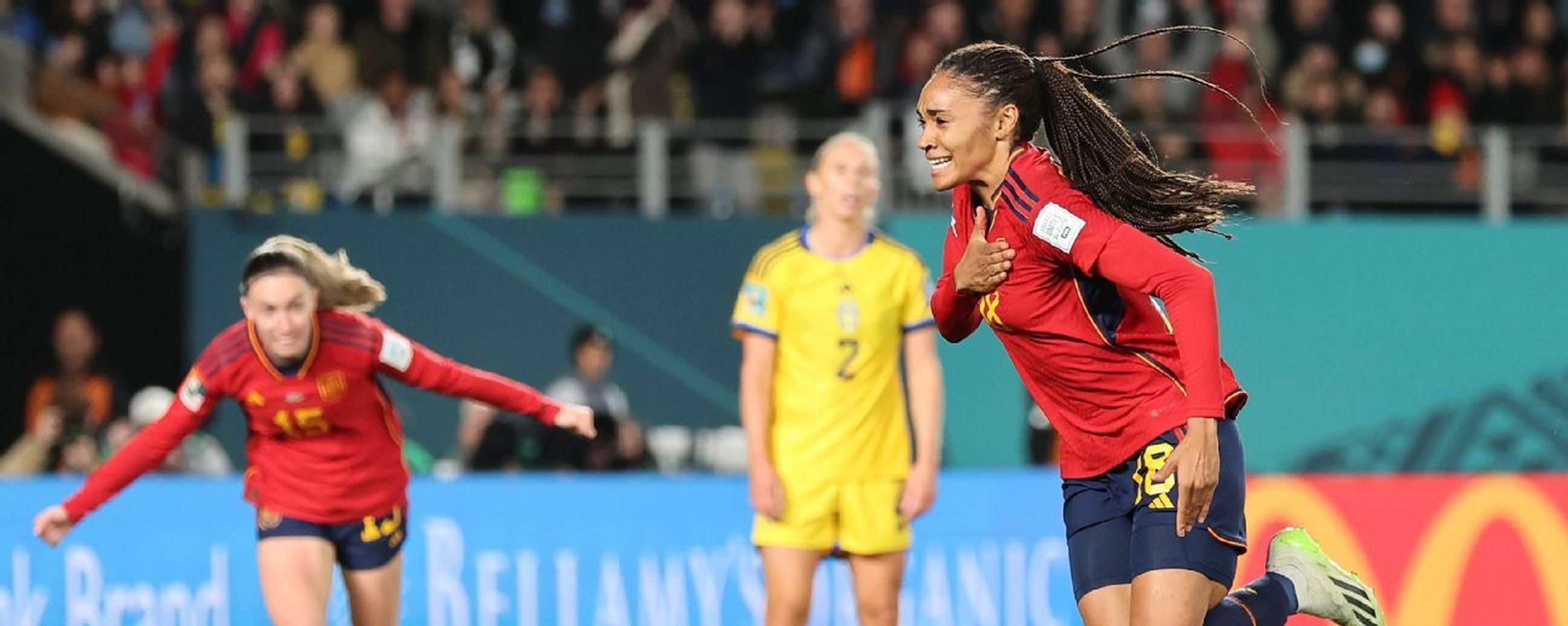 包含女足赛场上发生一场令人惊叹的进球的词条