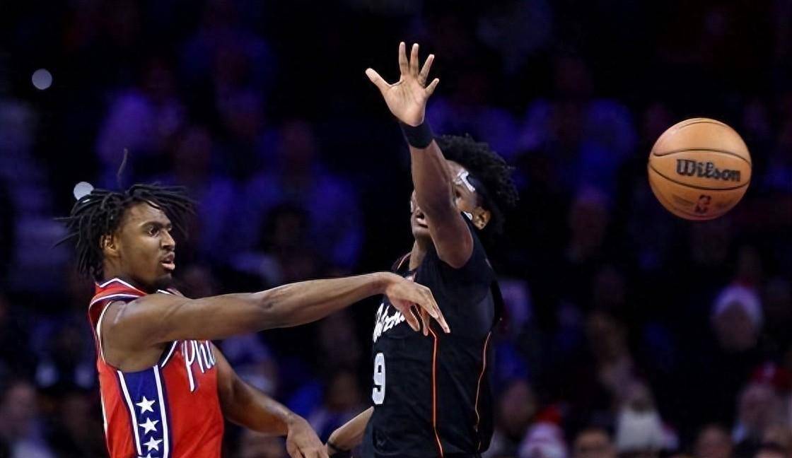 上海队在场上展现出色实力，打破对手困境的简单介绍