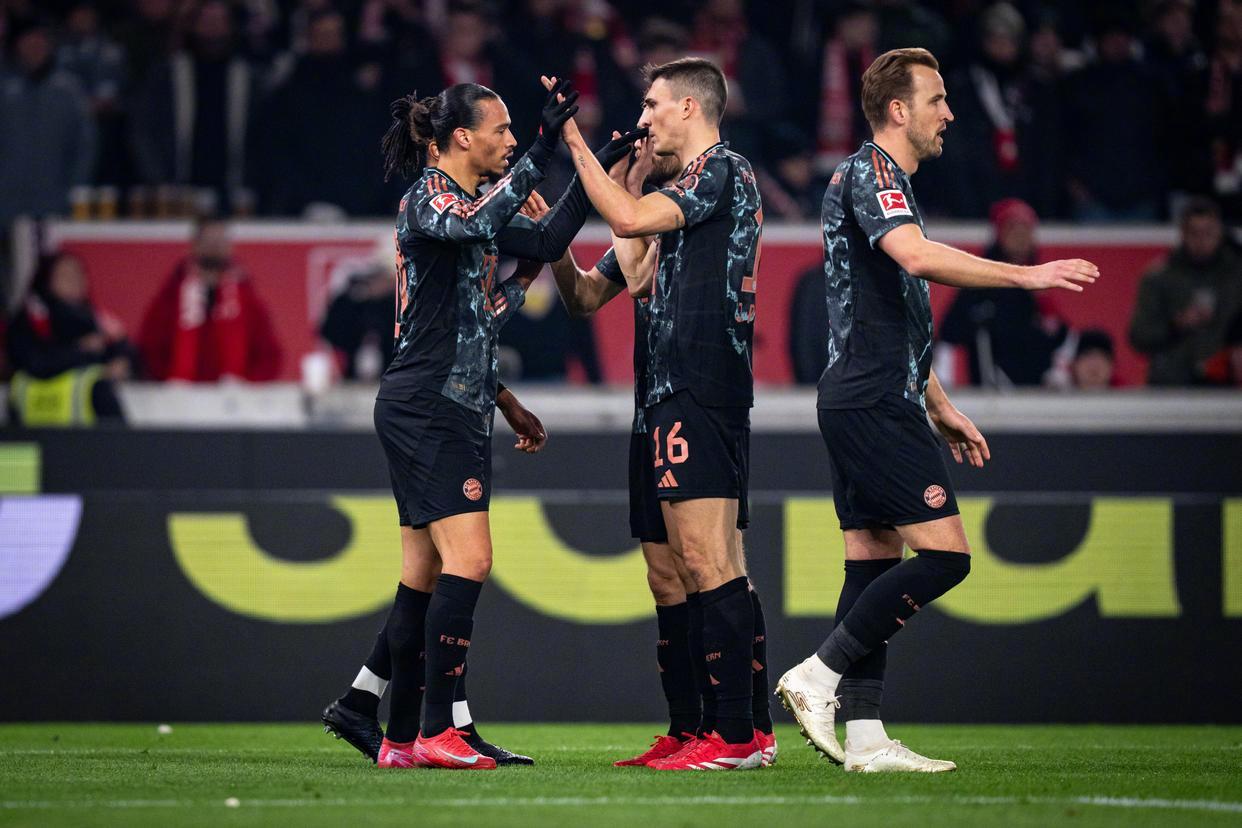 包含拜仁慕尼黑主场横扫汉堡,豪取三分的词条 包含拜仁慕尼黑主场横扫汉堡,豪取三分的词条