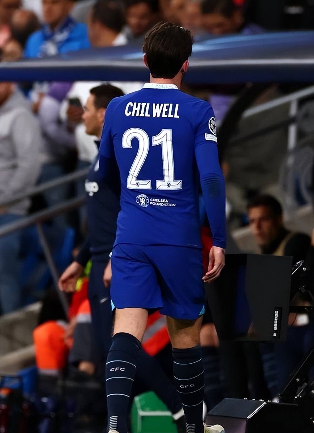 切尔西球员接受采访，表态支持主教练调整阵容的简单介绍