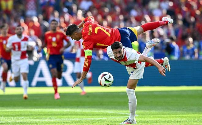 西班牙队客场大胜轻松取得三分