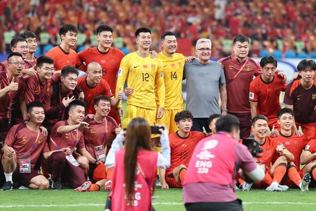 经典战役!国内足球联赛战火重燃 经典战役!国内足球联赛战火重燃