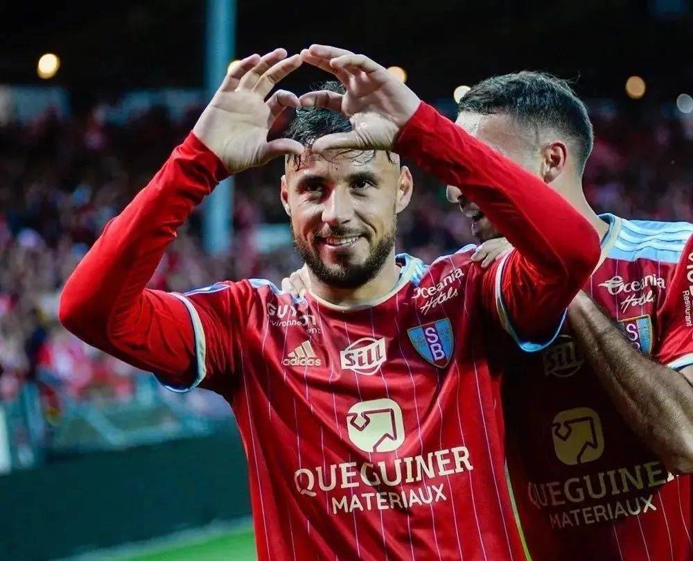 包含图卢兹队连续取得多场胜利，呈现出良好状态，稳固积分榜位置的词条