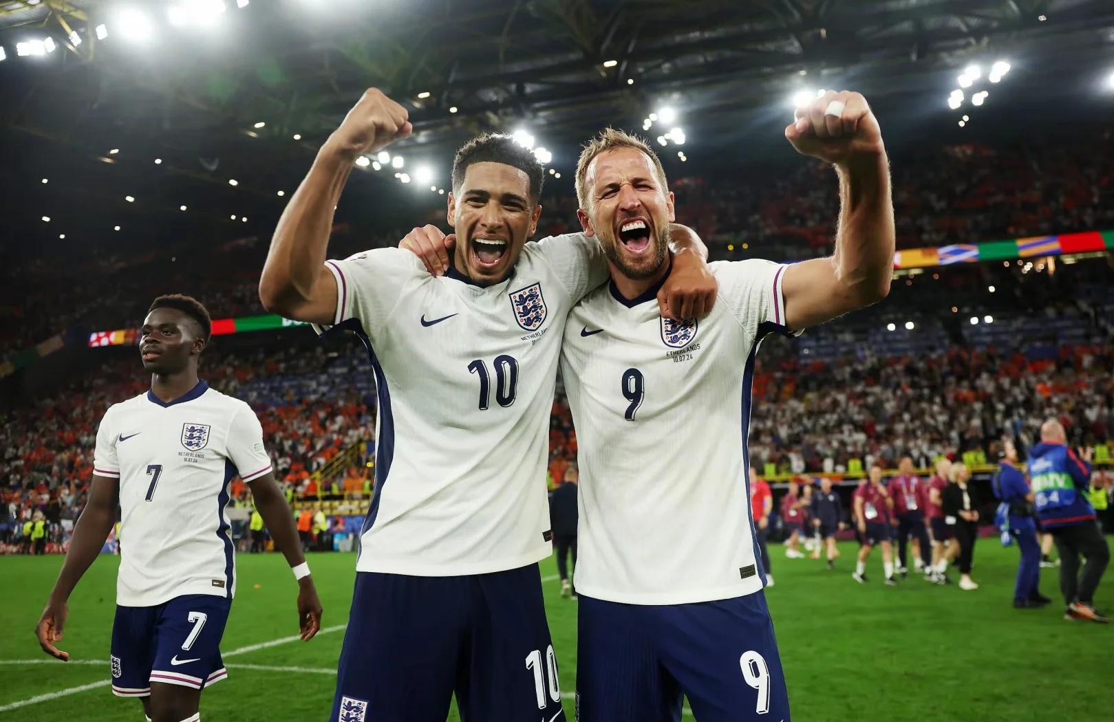 英格兰足球队接受挑战,迎战荷兰 英格兰足球队接受挑战,迎战荷兰