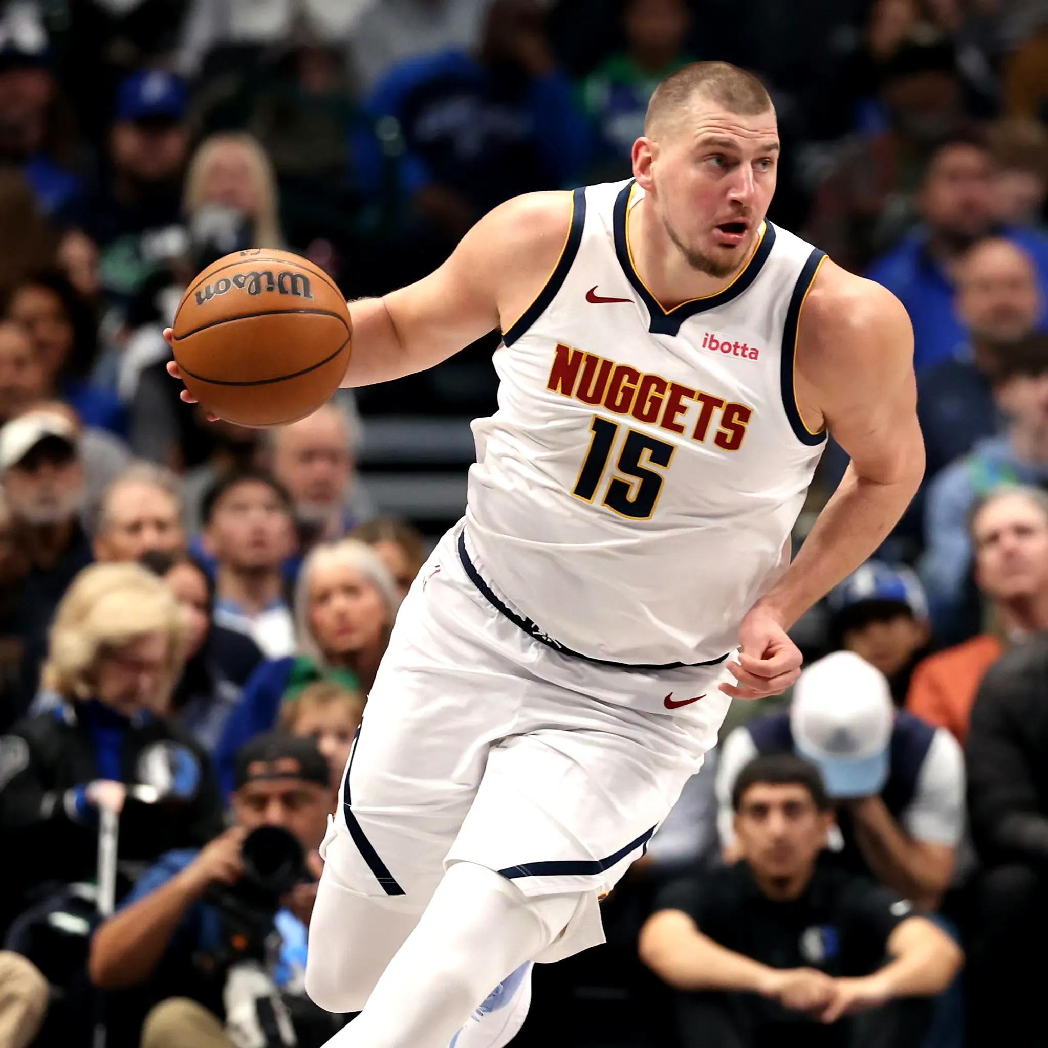 顶级球队齐聚赛场，激战引人入胜