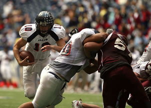 杏彩体育直播-恩菲尔德前锋线组合默契提升，世俱杯争冠利器