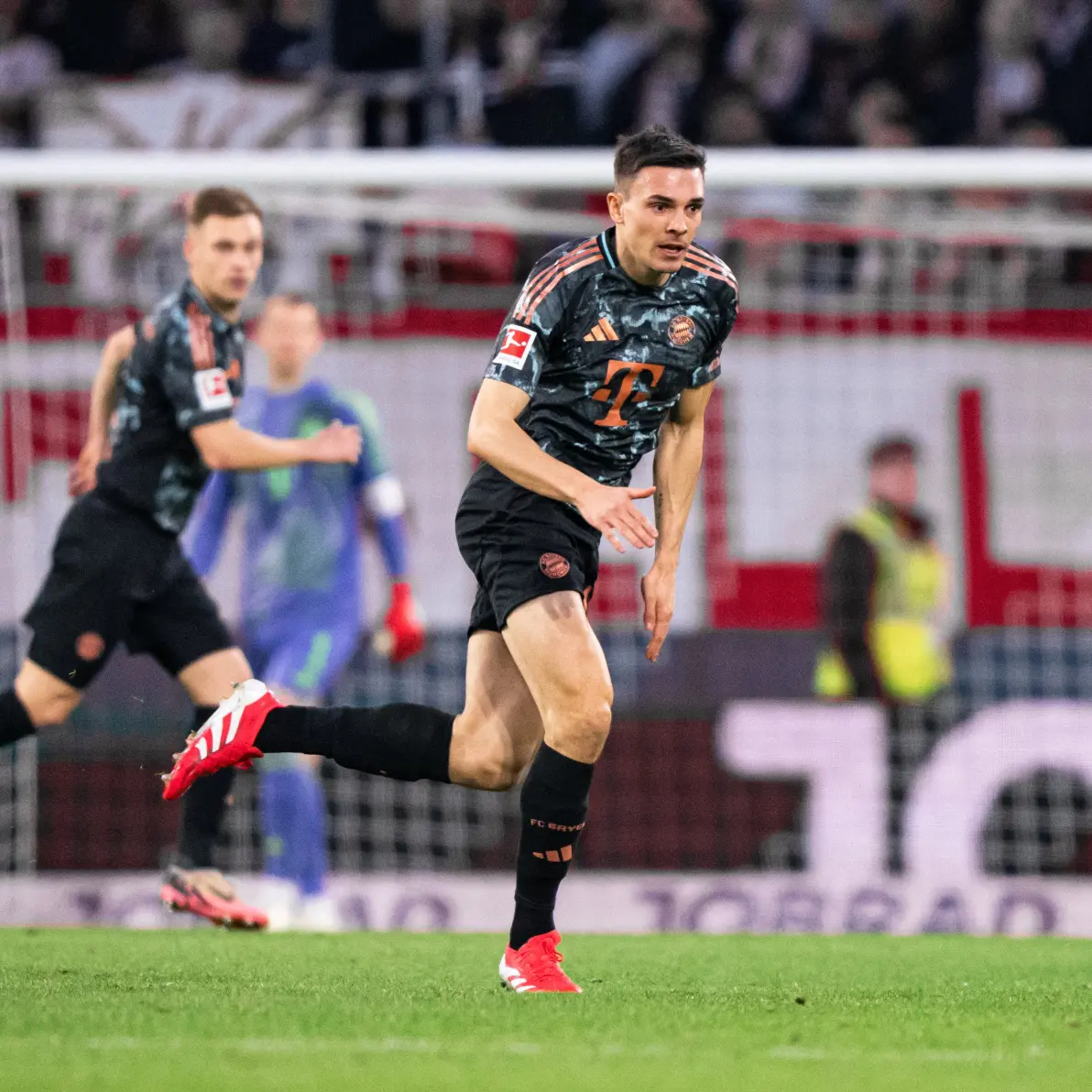 杏彩体育官方登录入口-弗赖堡绝地反击，客场逆转击败对手的简单介绍