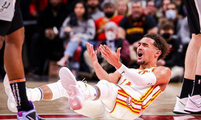 杏彩体育官网-老鹰连胜追赶季后赛名额，士气高昂