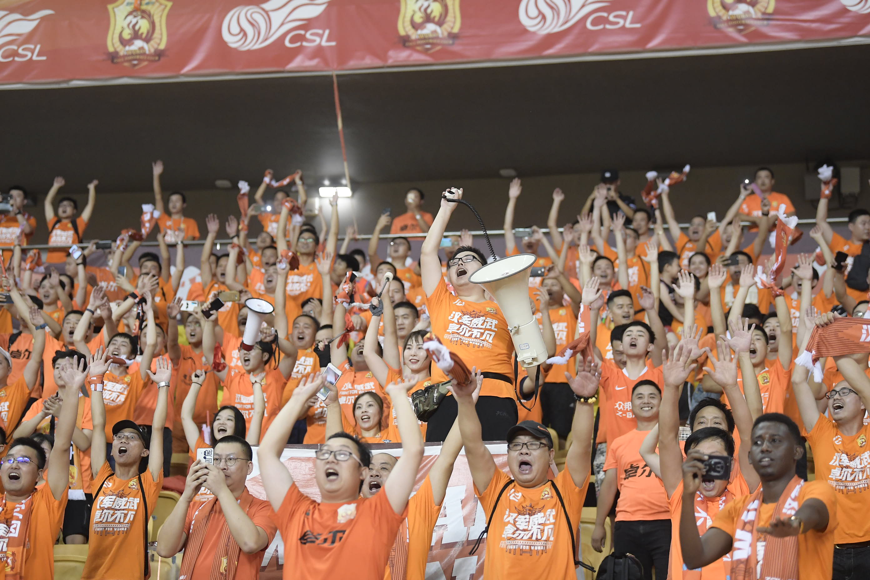 上演了一场经典的比赛，引发球迷热议