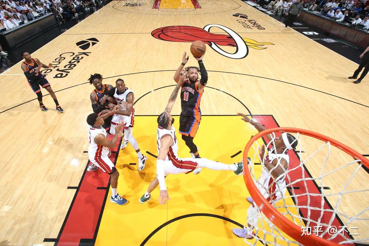 热火客场胜尼克斯，巴特勒23+10