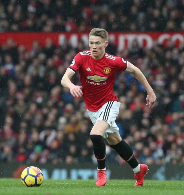 包含比利时队大将受伤退出比赛,积压隐忧的词条 包含比利时队大将受伤退出比赛,积压隐忧的词条